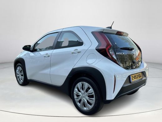 Toyota Aygo X 1.0 VVT-i MT Play ActivLease financial lease