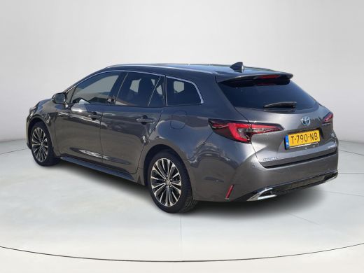 Toyota Corolla Touring Sports 2.0 High Power Hybrid First Edition **PARKEERSENSOREN/ ELEKTRONISCHE ACHTERKLEP/ GARANTIE** ActivLease financial lease