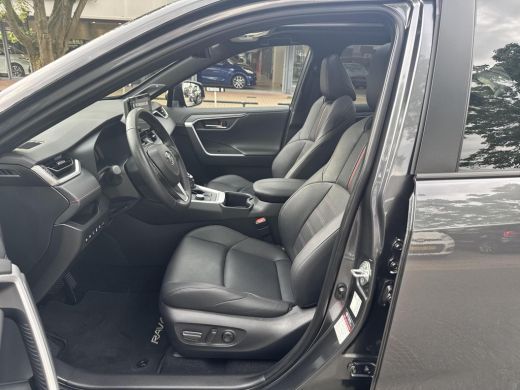 Toyota RAV4 2.5 Plug-in Hybrid AWD Bi-Tone Plus | 06-10141018 Voor meer informatie ActivLease financial lease