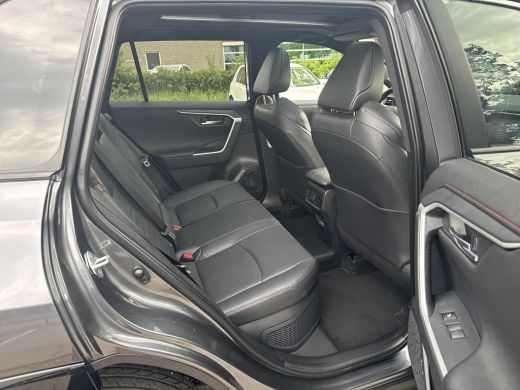 Toyota RAV4 2.5 Plug-in Hybrid AWD Bi-Tone Plus | 06-10141018 Voor meer informatie ActivLease financial lease