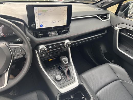 Toyota RAV4 2.5 Plug-in Hybrid AWD Bi-Tone Plus | 06-10141018 Voor meer informatie ActivLease financial lease