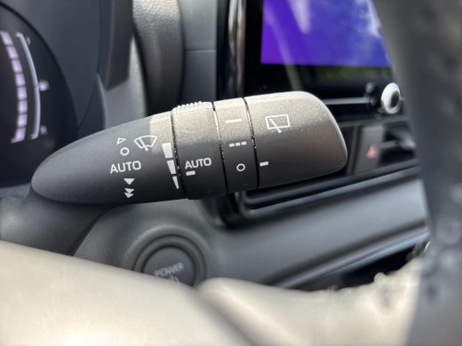 Toyota Yaris 1.5 Hybrid 115 Dynamic ActivLease financial lease