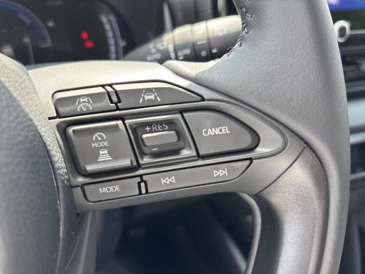 Toyota Yaris 1.5 Hybrid 115 Dynamic ActivLease financial lease