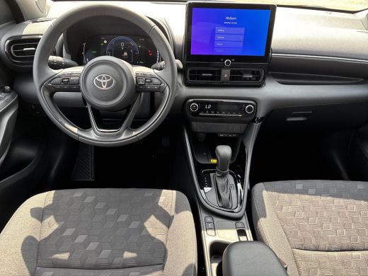 Toyota Yaris 1.5 Hybrid 115 Dynamic ActivLease financial lease
