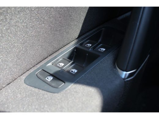 Volkswagen e-Golf Volkswagen E-DITION | ADAPTIVE CRUISE | LED KOPLAMPEN | DEALER OH! | ORIGINEEL NL! | SENSOR V+A ActivLease financial lease