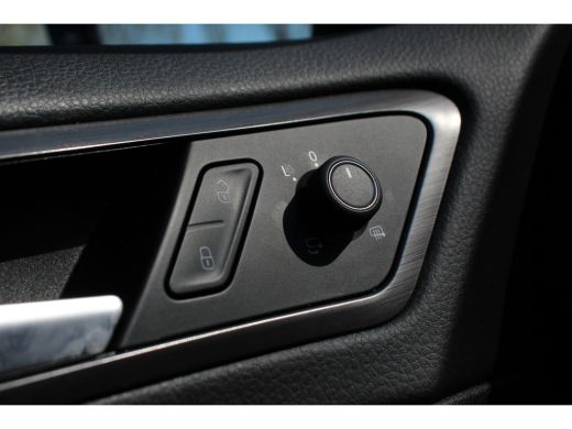 Volkswagen e-Golf Volkswagen E-DITION | ADAPTIVE CRUISE | LED KOPLAMPEN | DEALER OH! | ORIGINEEL NL! | SENSOR V+A ActivLease financial lease
