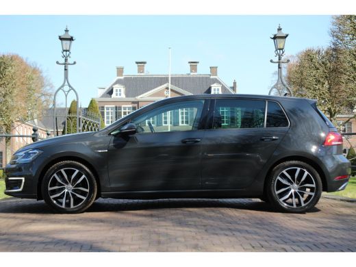Volkswagen e-Golf Volkswagen E-DITION | ADAPTIVE CRUISE | LED KOPLAMPEN | DEALER OH! | ORIGINEEL NL! | SENSOR V+A ActivLease financial lease