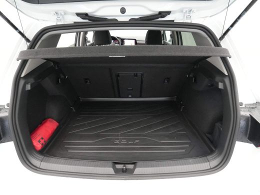 Volkswagen Golf 1.0 TSI 110pk Life Business Navigatie Memory Stoelverwarming Acc 99 ActivLease financial lease