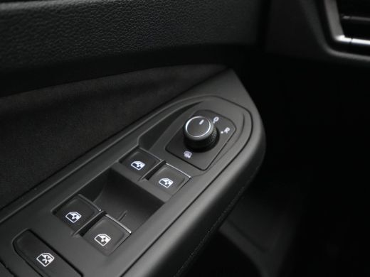 Volkswagen Golf 1.0 TSI 110pk Life Business Navigatie Memory Stoelverwarming Acc 99 ActivLease financial lease