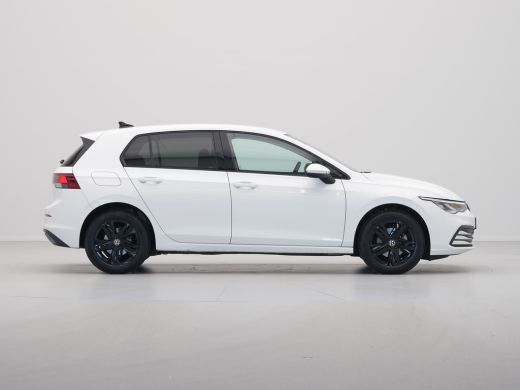 Volkswagen Golf 1.0 TSI 110pk Life Business Navigatie Memory Stoelverwarming Acc 99 ActivLease financial lease