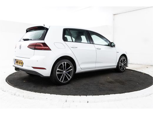 Volkswagen Golf 1.4 TSI PHEV GTE Adaptive, Apple carplay, Climate, ActivLease financial lease