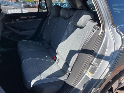 Volkswagen Passat Variant 1.5 eHybrid Business | Trekhaak | Navi | ERGO | ACC | A.cam | ActivLease financial lease