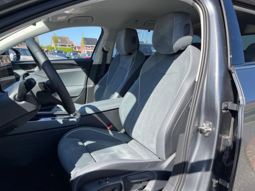 Volkswagen Passat Variant 1.5 eHybrid Business | Trekhaak | Navi | ERGO | ACC | A.cam | ActivLease financial lease