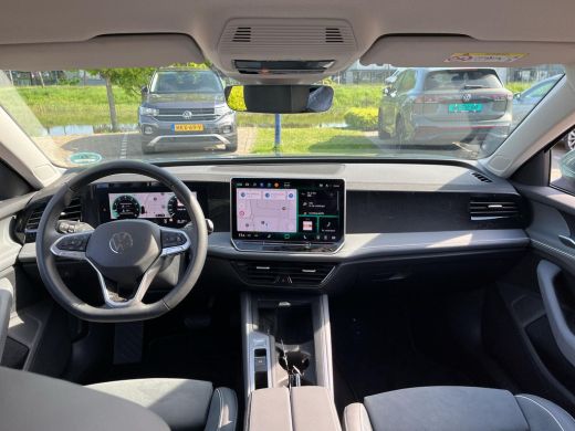 Volkswagen Passat Variant 1.5 eTSI Business | Trekhaak | ERGO | 360 CAM | ACC | ActivLease financial lease