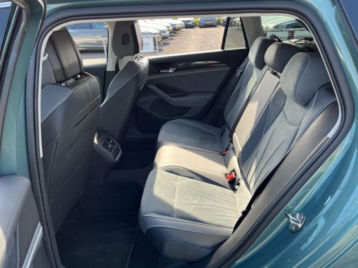 Volkswagen Passat Variant 1.5 eTSI Business | Trekhaak | ERGO | 360 CAM | ACC | ActivLease financial lease