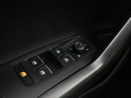 Volkswagen Polo 1.0 TSI R-Line 95 pk Led Apple Carcplay 17'' Velgen 21 ActivLease financial lease
