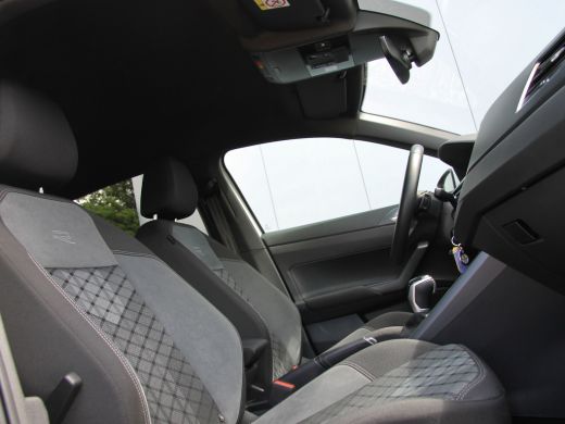 Volkswagen Polo 1.0 TSI 110pk DSG R-Line | Acc | Lane | Camera ActivLease financial lease
