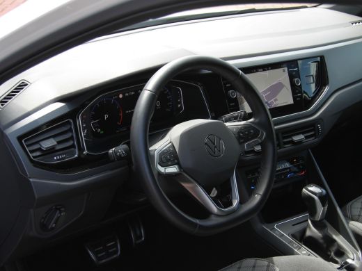 Volkswagen Polo 1.0 TSI 110pk DSG R-Line | Acc | Lane | Camera ActivLease financial lease