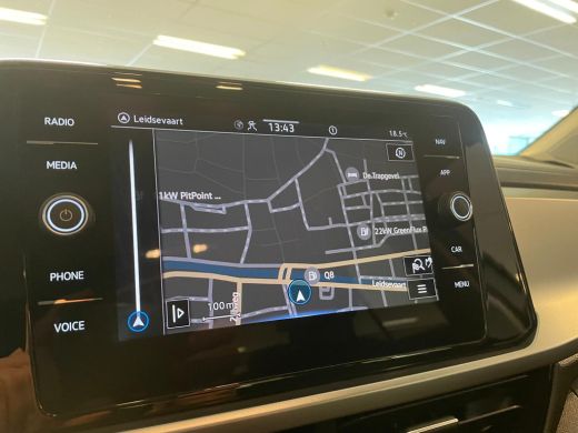 Volkswagen T-Roc 1.0 111PK TSI Life | Multimedia Pakket | Climate Control | ACC | Apple Carplay | ActivLease financial lease