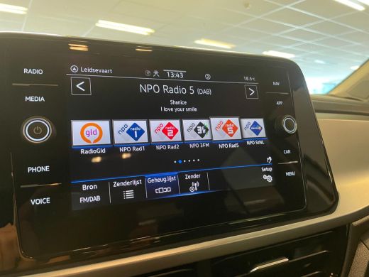 Volkswagen T-Roc 1.0 111PK TSI Life | Multimedia Pakket | Climate Control | ACC | Apple Carplay | ActivLease financial lease