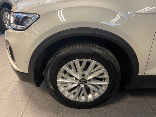 Volkswagen T-Roc 1.0 111PK TSI Life | Multimedia Pakket | Climate Control | ACC | Apple Carplay | ActivLease financial lease