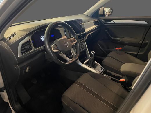 Volkswagen T-Roc 1.0 111PK TSI Life | Multimedia Pakket | Climate Control | ACC | Apple Carplay | ActivLease financial lease