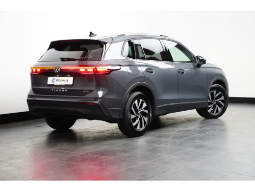 Volkswagen Tiguan Volkswagen 1.5eTSI 150PK DSG Life | Achteruitrijcamera | LED koplampen adaptief | Trekhaak elektr... ActivLease financial lease