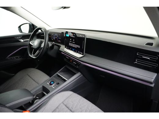 Volkswagen Tiguan Volkswagen 1.5eTSI 150PK DSG Life | Achteruitrijcamera | LED koplampen adaptief | Trekhaak elektr... ActivLease financial lease