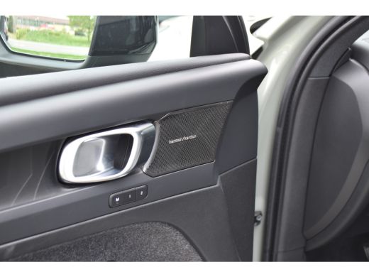Volvo  C40 Volvo Ultimate Extended Range 82 kWh Tailord Wool | Heico | Harman Kardon | Pixel LED | Sage Gree... ActivLease financial lease