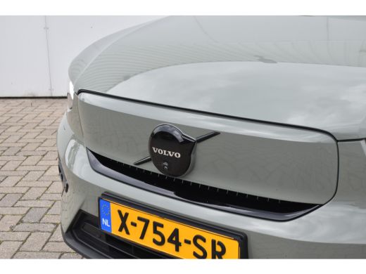Volvo  C40 Volvo Ultimate Extended Range 82 kWh Tailord Wool | Heico | Harman Kardon | Pixel LED | Sage Gree... ActivLease financial lease