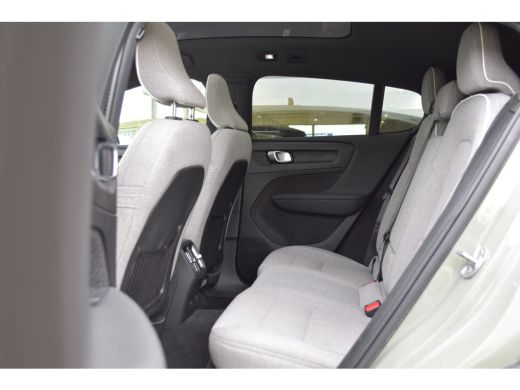 Volvo  C40 Volvo Ultimate Extended Range 82 kWh Tailord Wool | Heico | Harman Kardon | Pixel LED | Sage Gree... ActivLease financial lease