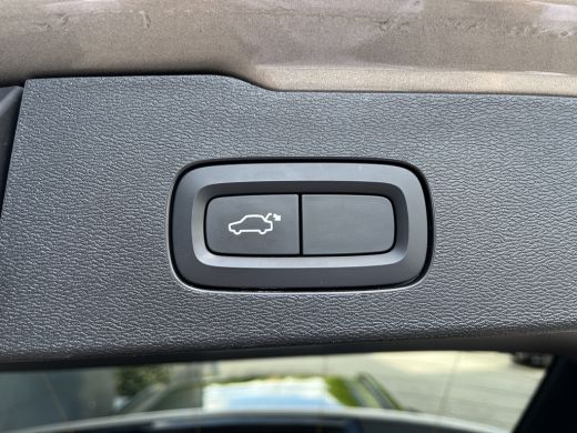 Volvo  V60 2.0 T8 Twin Engine R-Design | Panoramadak | HUD | 360 Camera | Trekhaak | ActivLease financial lease