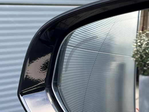 Volvo  V60 2.0 T8 Twin Engine R-Design | Panoramadak | HUD | 360 Camera | Trekhaak | ActivLease financial lease