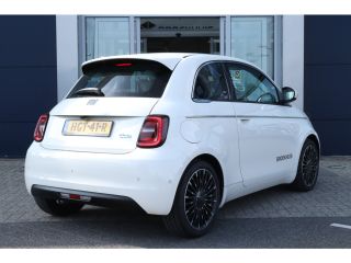 Fiat 500 Fiat La Prima 24 kWh | Adaptieve Cruise | Pano | Leder | Stoelverwarming | Camera | JBL Audio | N...