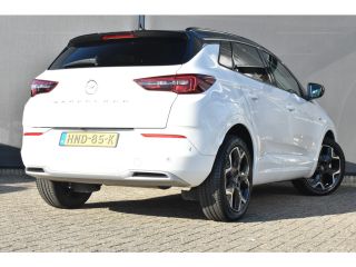 Opel Grandland 1.2 Turbo Ultimate 130pk Automaat | Comfortstoelen | LED-Matrix | Navigatie | Stuur/Stoelverwarmi...