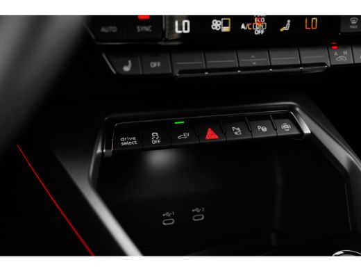 Audi A3 Sportback Advanced edition | Aluminium optiek in het interieur | Assistentiepakket Rijden en Park... ActivLease financial lease