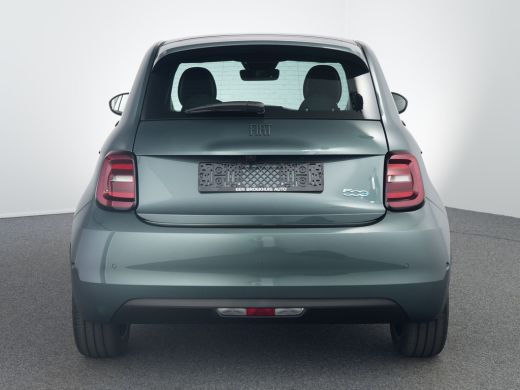 Fiat 500e Giorgio Armani | 10,25" touchscreen radio met Bluetooth, DAB & USB én Navigatie | 17" lichtmetale... ActivLease financial lease