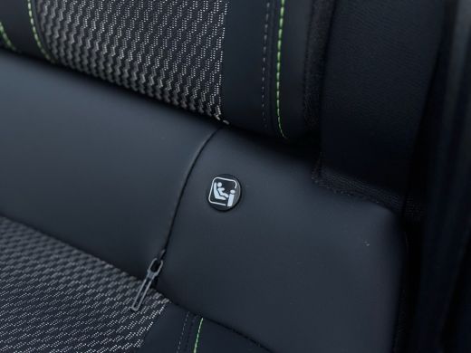 Peugeot 2008 GT 130pk | Achteruitrijcamera | Afwijkende dakkleur | Apple Carplay/Android Auto|telefoonintegrat... ActivLease financial lease