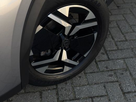 Peugeot 2008 GT 130pk | Achteruitrijcamera | Afwijkende dakkleur | Apple Carplay/Android Auto|telefoonintegrat... ActivLease financial lease