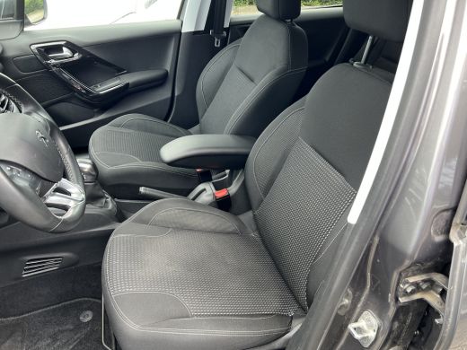 Peugeot 208 1.2 PureTech Allure | Achteruitrijcamera | Dimlichten automatisch | Parkeersensor achter ActivLease financial lease