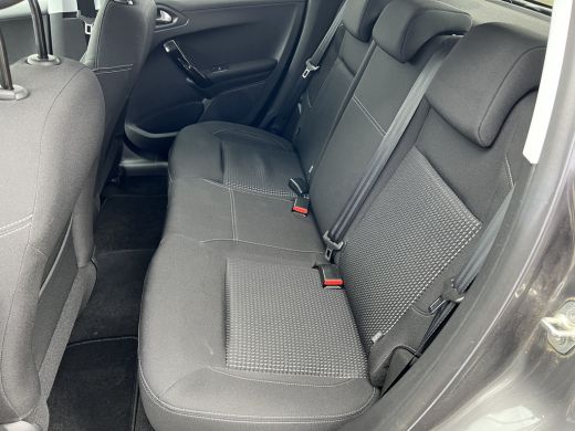 Peugeot 208 1.2 PureTech Allure | Achteruitrijcamera | Dimlichten automatisch | Parkeersensor achter ActivLease financial lease