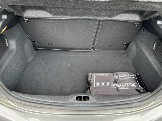 Peugeot 208 1.2 PureTech Allure | Achteruitrijcamera | Dimlichten automatisch | Parkeersensor achter ActivLease financial lease