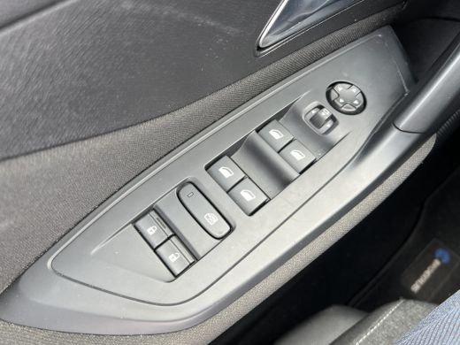 Peugeot 308 SW 1.2 PureTech Active Pack Business | Dimlichten automatisch | Keyless start | Parkeersensor achter ActivLease financial lease