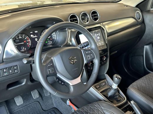 Suzuki Vitara 1.4 Boosterjet Style Smart Hybrid **NAVIGATIE/ DODEHOEKDETECTIE/ ADAPTIVE CRUISE CONTROL/ STOELVE... ActivLease financial lease