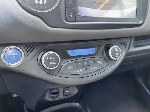 Toyota Yaris 1.5 Hybrid Dynamic ActivLease financial lease