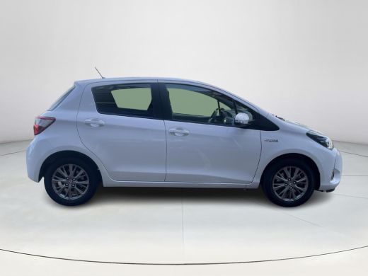 Toyota Yaris 1.5 Hybrid Dynamic ActivLease financial lease