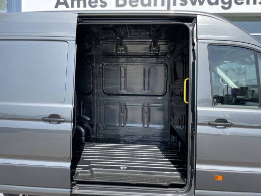 Volkswagen Crafter 35 2.0 TDI L3H3 Highline 140 Pk Automaat | Trekhaakvoorbereiding | App-Connect | 3 Zits ActivLease financial lease