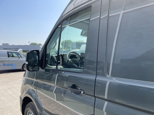 Volkswagen Crafter 35 2.0 TDI L3H3 Highline 140 Pk Automaat | Trekhaakvoorbereiding | App-Connect | 3 Zits ActivLease financial lease