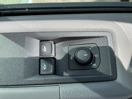 Volkswagen Crafter 35 2.0 TDI L3H3 Highline 140 Pk Automaat | Trekhaakvoorbereiding | App-Connect | 3 Zits ActivLease financial lease