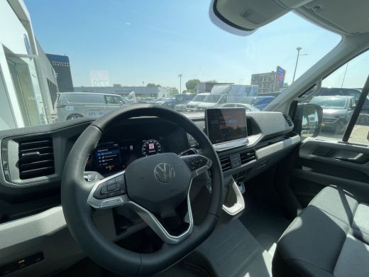 Volkswagen Crafter 35 2.0 TDI L3H3 Highline 140 Pk Automaat | Trekhaakvoorbereiding | App-Connect | 3 Zits ActivLease financial lease
